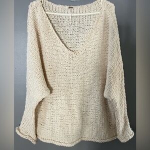 FREE PEOPLE PARK SLOPE V NECK OVERSIZED IVORY SWEATER. ROLLED HEM, LIGHTWEIGHT